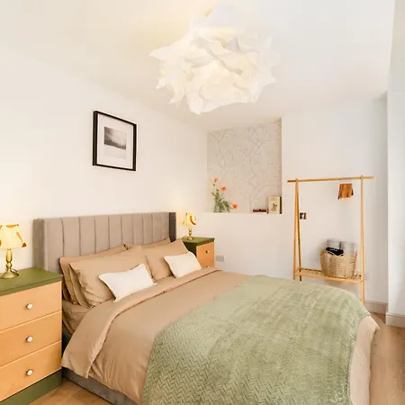 Yasuko Apartment Бирмингем Экстерьер фото