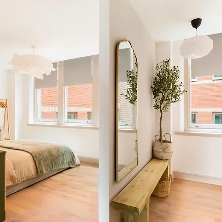Yasuko Apartment Бирмингем Экстерьер фото